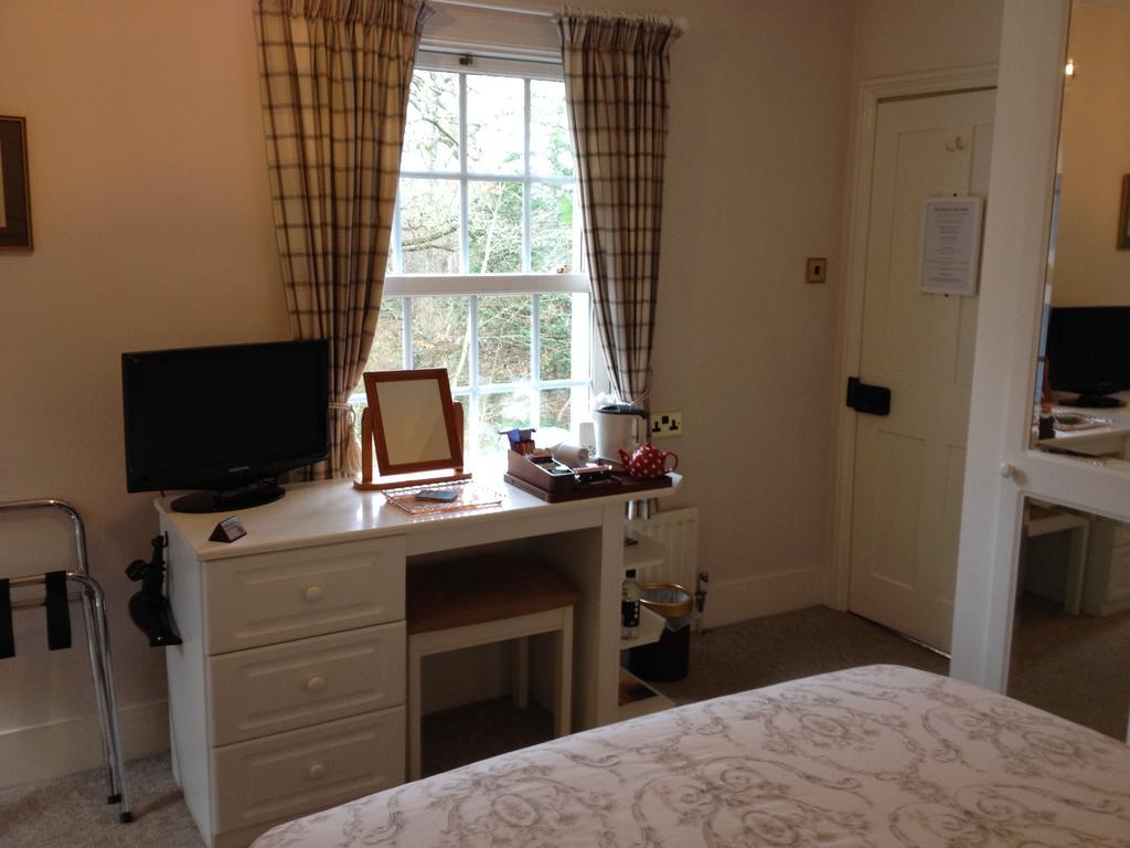 Clayhill House Bed & Breakfast Lyndhurst Bagian luar foto
